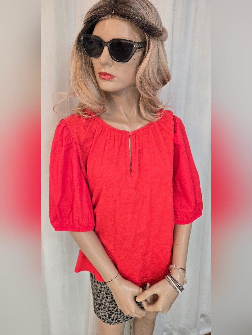 Old Navy Orange-Red Puff-Sleeve Peasant Blouse. Pristine Condition